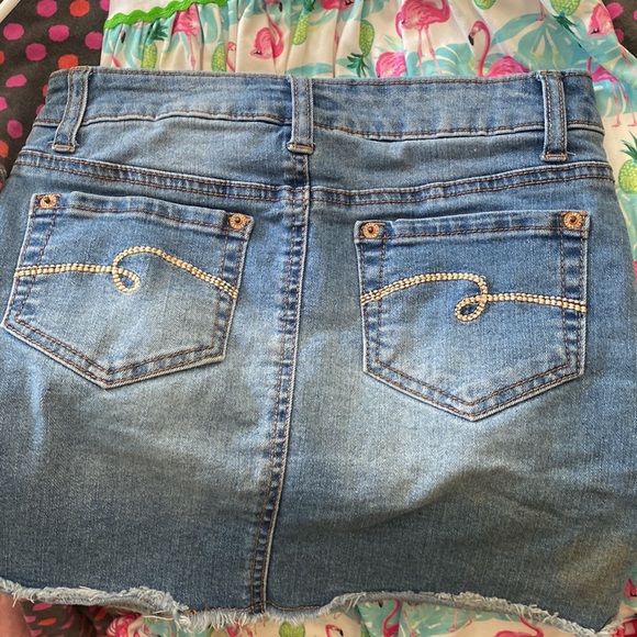 Justice denim skirt with shorts built in - Picture 3 of 5